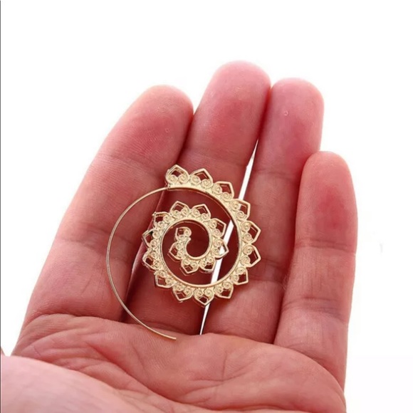 New 18K Gold Plated Round Hoop Bohemian Earrings - Picture 4 of 4